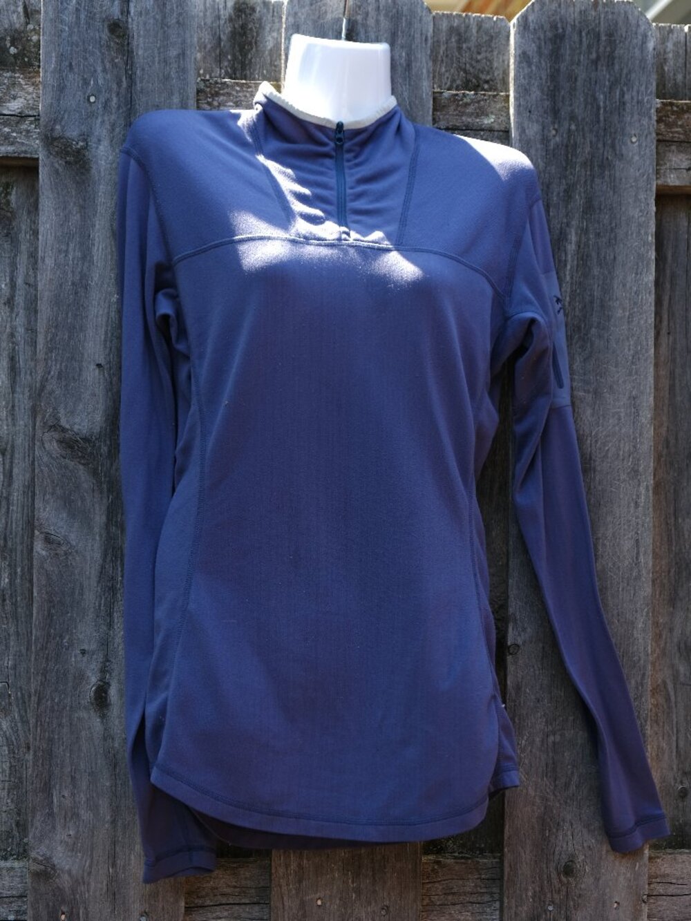 Arc’teryx Blue Pullover, Moisture Wicking Athletic Layer, Cozy Outdoor